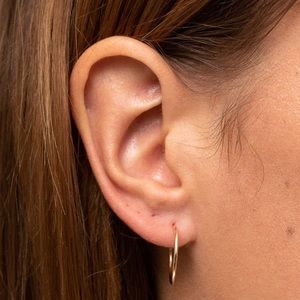 Mejuri “Between Hoops” | 14K Gold